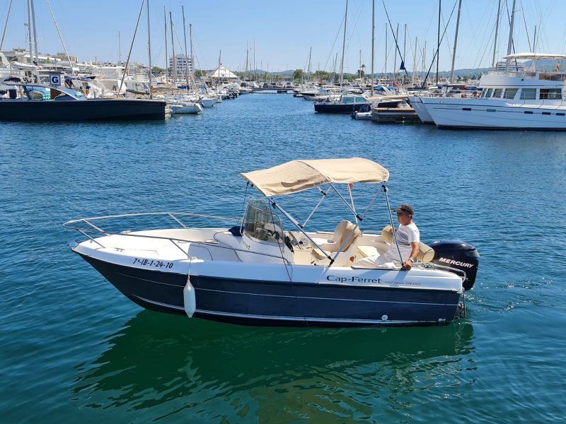 CAP FERRET 502